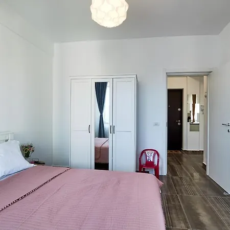 Modern In New Building With Balcony Apartment Navodari